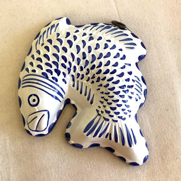 cordon Bleu Other - Cordon Bleu Italy FISH mold ceramic blue and white great detail hanging hook